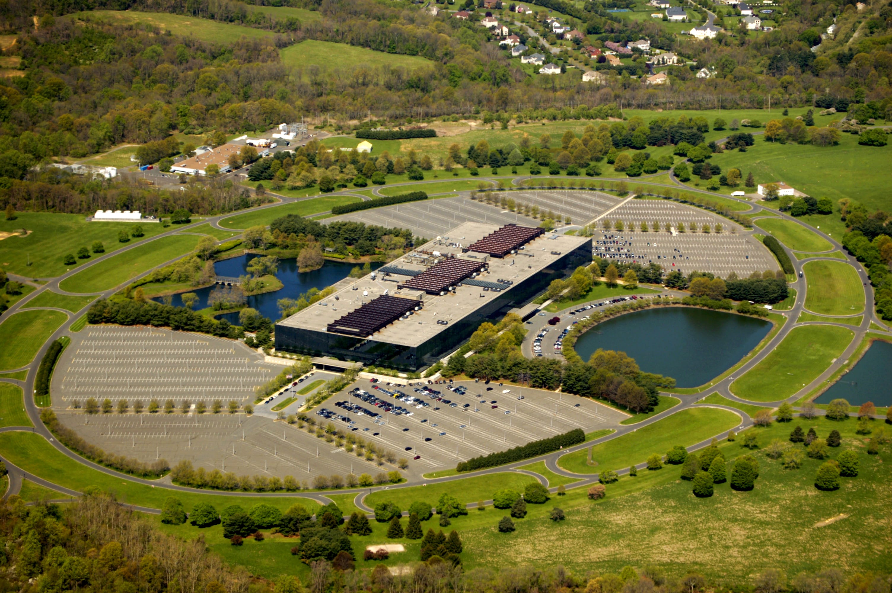Aerial view of Bell Labs Holmdel Complex